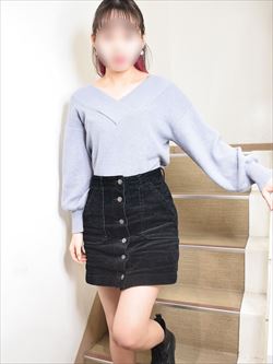 可愛い清楚系不思議な魅力♪18歳Eカップの未経験女子♪大チャンス!